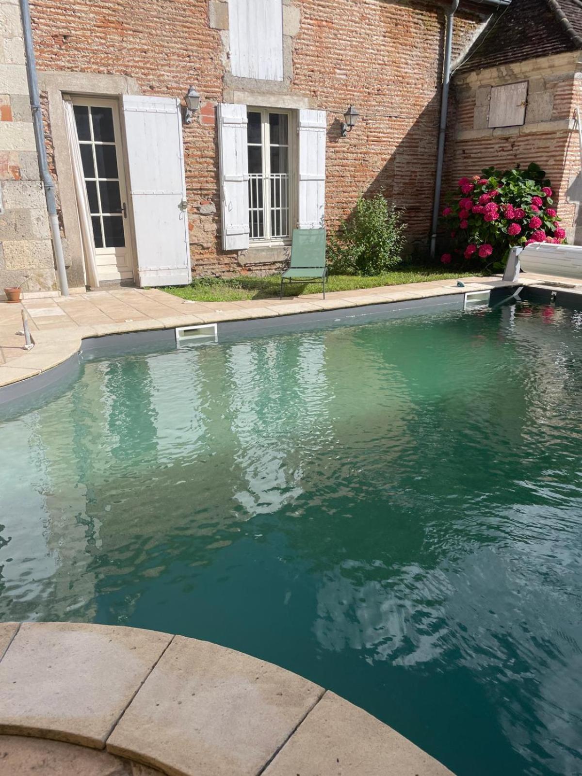 Chateau De Ferregues - L'Appart Tonneins Exterior photo